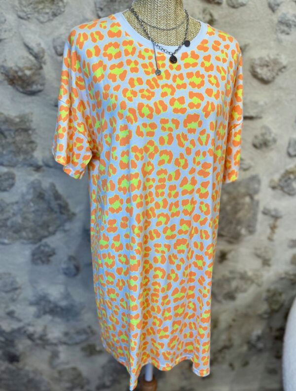 Robe tee-shirt léopard fluo – Image 3