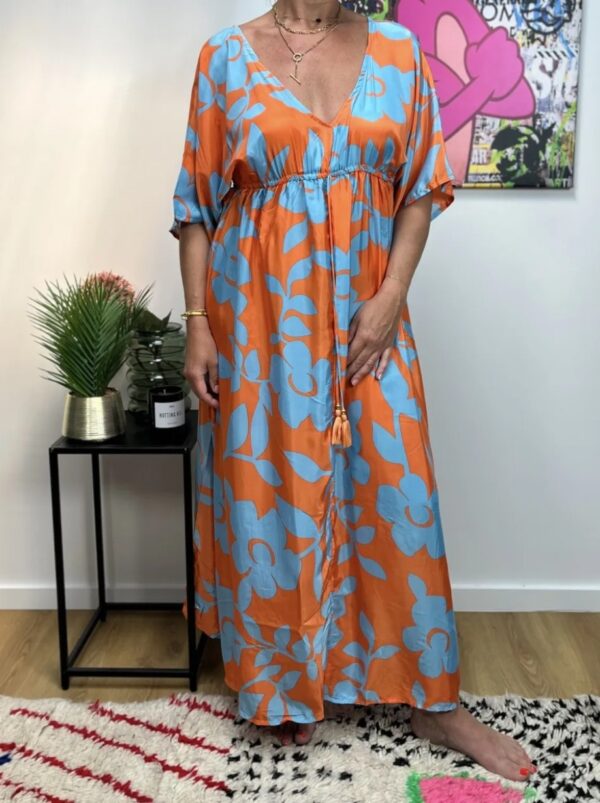 Robe longue en soie orange & bleu