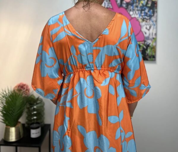 Robe longue en soie orange & bleu – Image 2