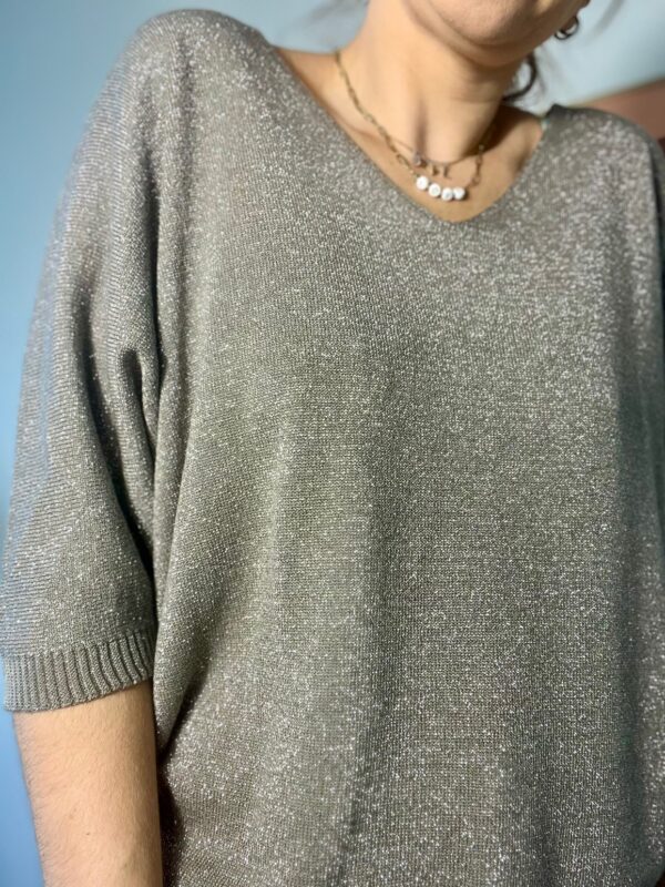 Pull fin femme taupe manches mi-longues col V scintillant