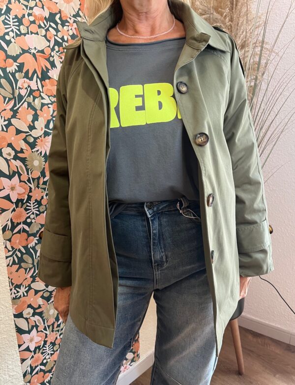 Trench kaki femme avec boutons – Veste mi-saison tendance